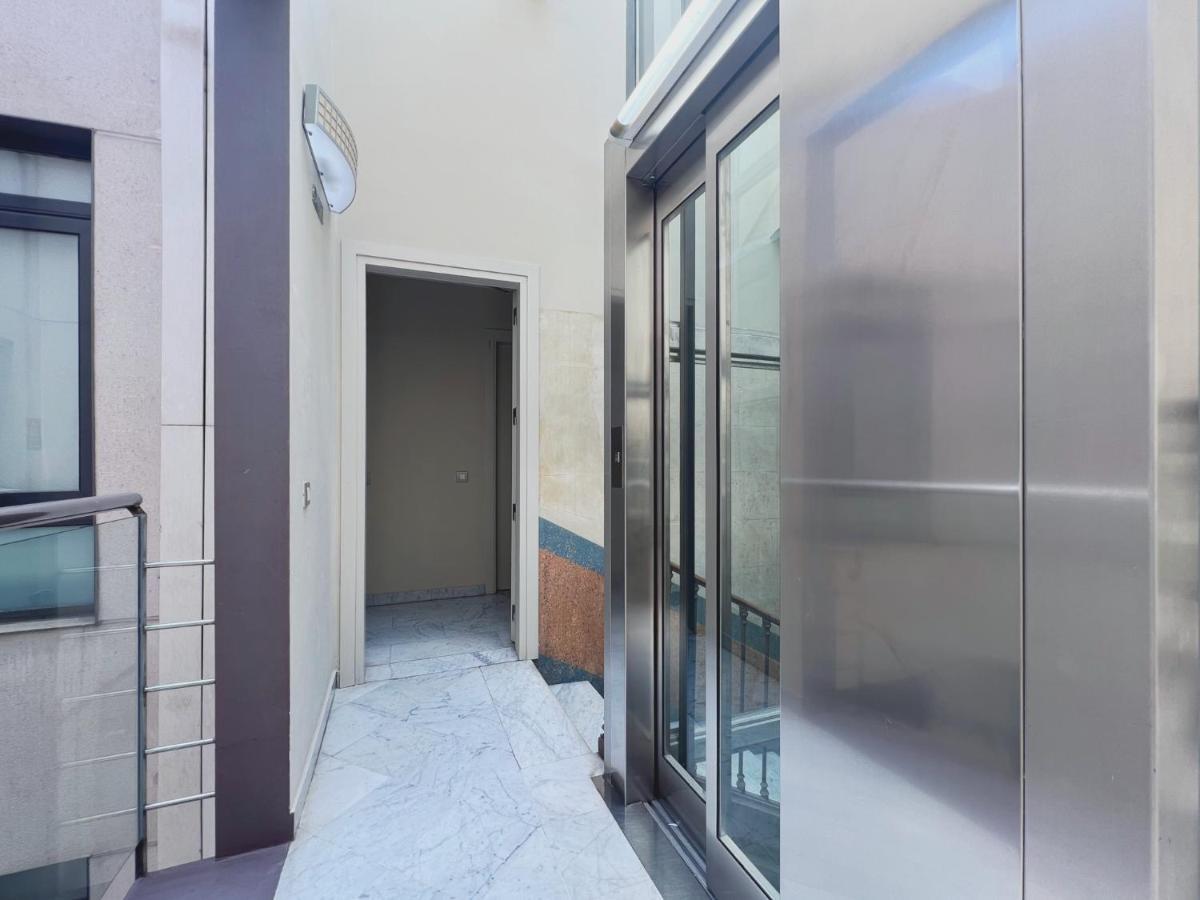 Stay U-Nique Apartments Urquinaona II Barcelona Kültér fotó